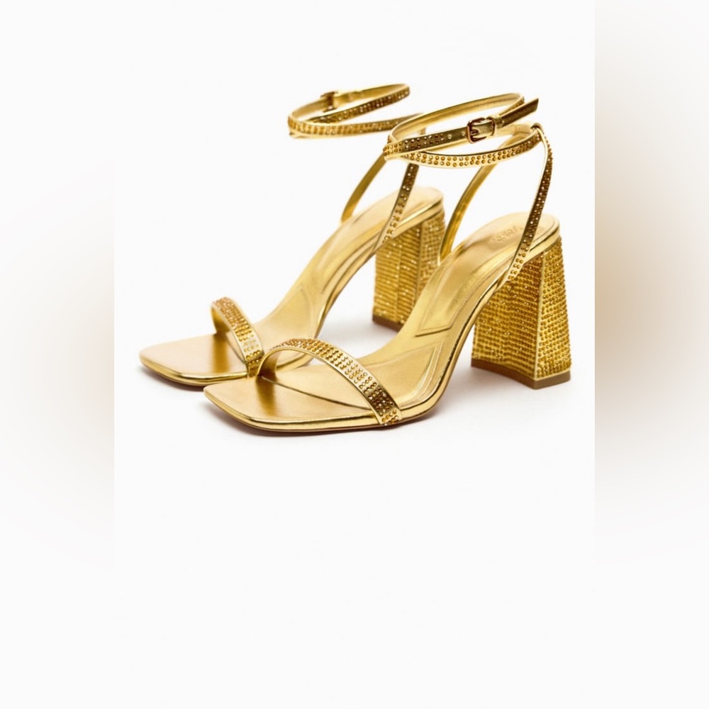 NWT Zara Gold Block Heel Sandals. Size 37